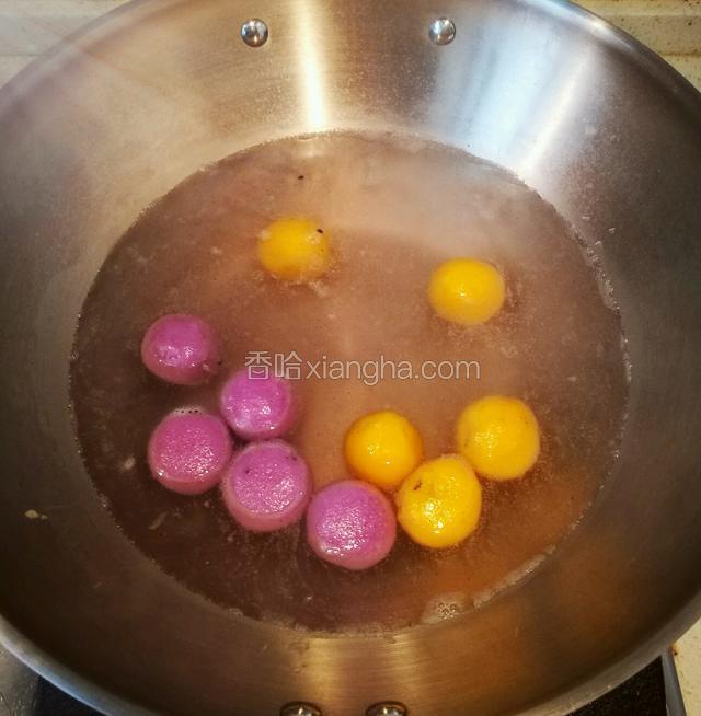 煮约5-8分钟，汤圆漂浮起来，就熟了