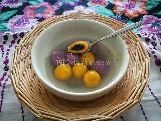 捞出，装碗，撒少许干桂花即可食用