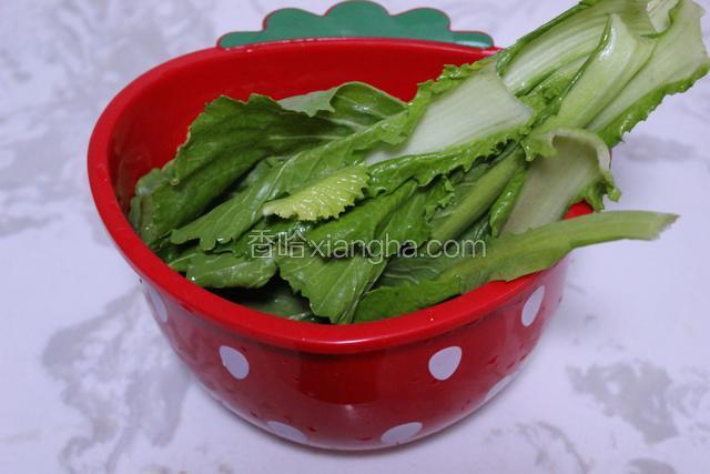 小白菜洗干净备用