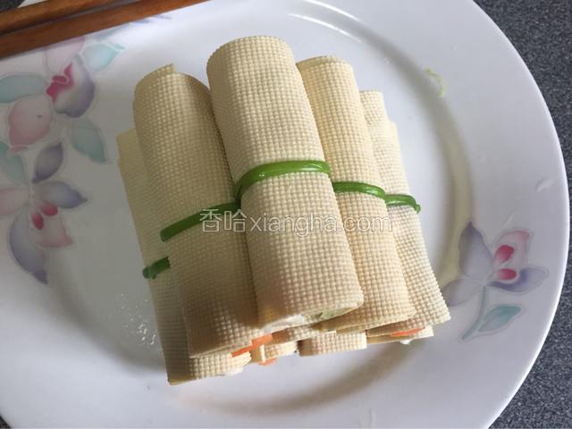 做好了豆腐卷。