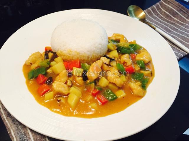 咖喱鸡块饭