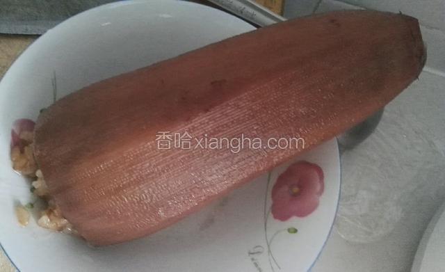 在红糖水中浸泡一个晚上，第二天一早颜色就红亮了，味道也更好