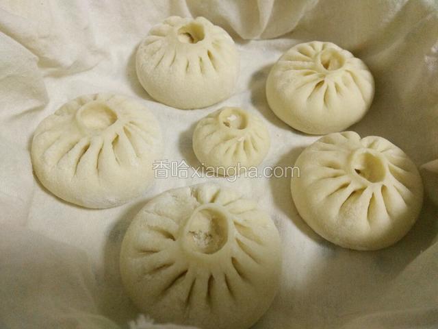 大火蒸，上汽开始计时，蒸12分钟，关火后焖3分钟再开锅盖