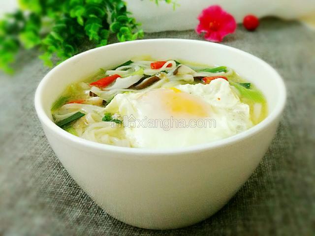 香菇鸡蛋面