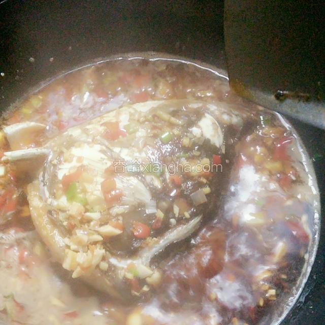 放入鱼头