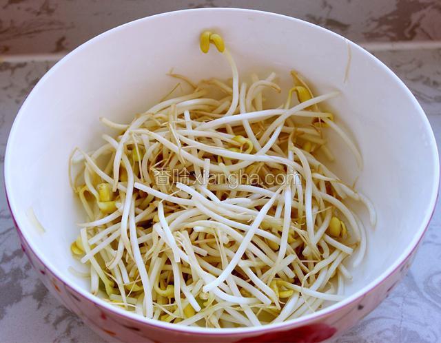 豆芽洗干净控水