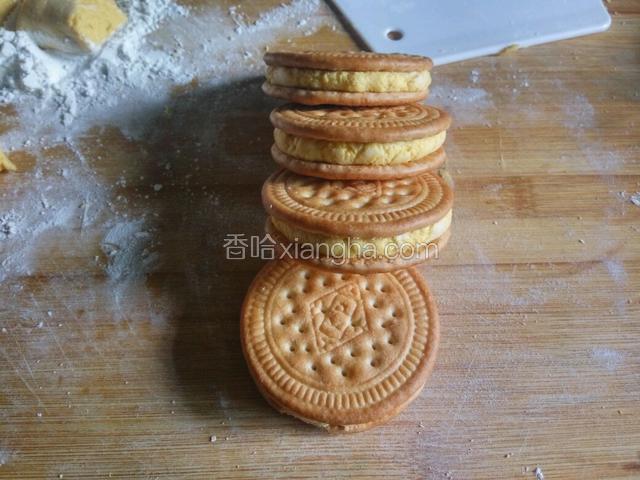 馅料不要太大，薄一点好炸，厚的不好炸。
