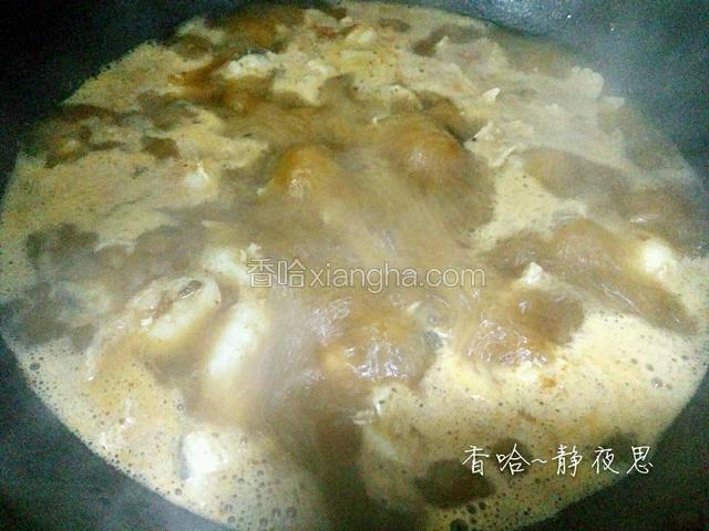大火煮两分钟左右，煮至鱼片变白就可以了