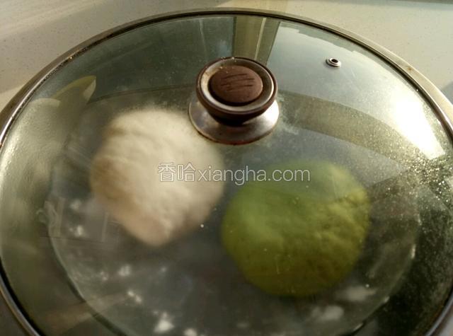 放置温暖处发酵至2倍大。