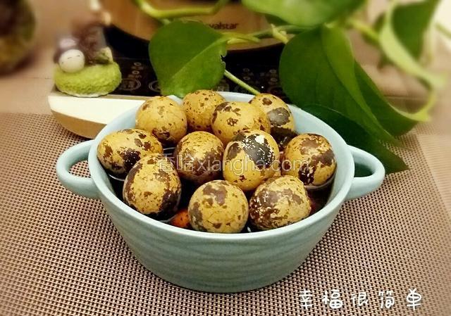 隔夜后的五香蛋已经完全入味儿，味道会更加香浓。