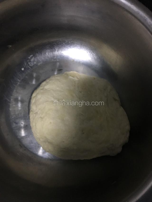 和面，醒发15分钟。