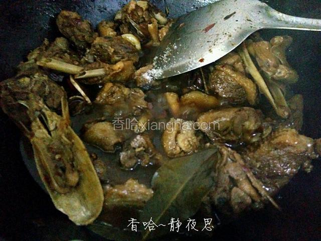 最后放适量盐，再焖十分钟收汁即可（豆瓣酱有咸味，放盐的时候先试一下咸淡）