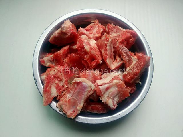 排骨剁块洗干净
