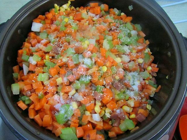 调味
1.       放入鸡精和食盐，把食材和调料搅匀
2.       我的智能炒菜机自动爆炒5分钟左右出锅，普通锅旺火炒3分钟左右ok
