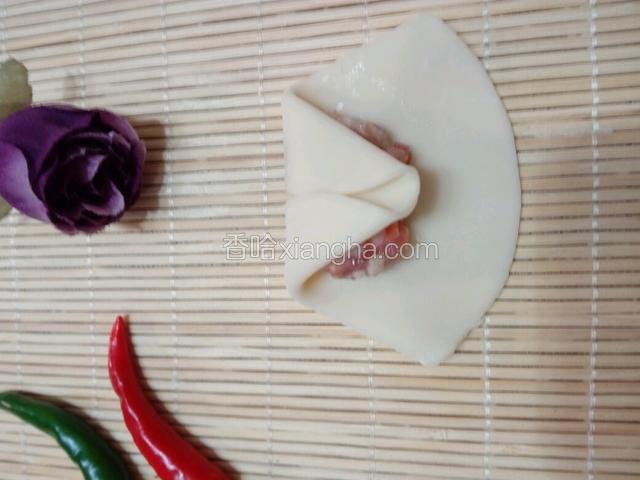 翻面放肉馅