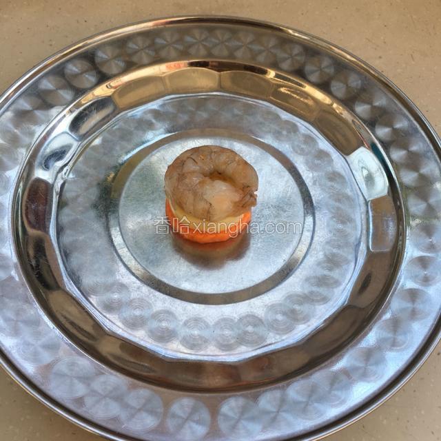 最上面放虾仁
