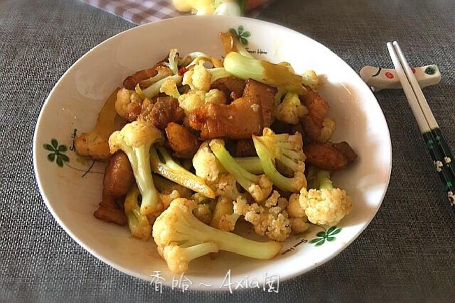 五花肉炒菜花