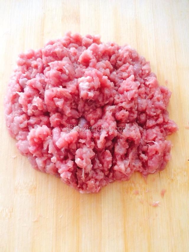 瘦肉剁成肉沫
