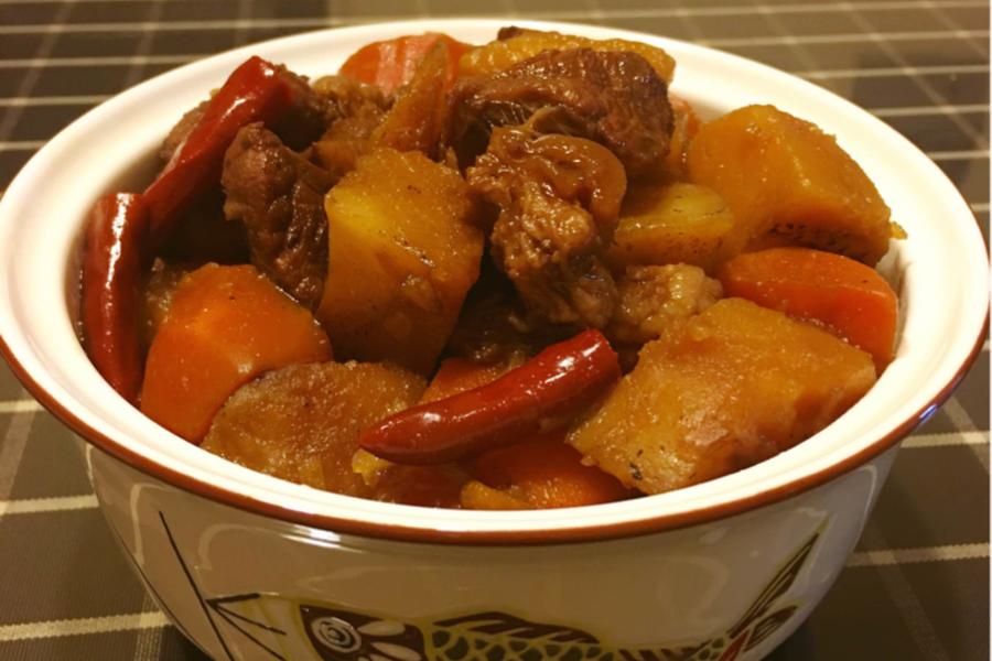 红酒焖牛腩