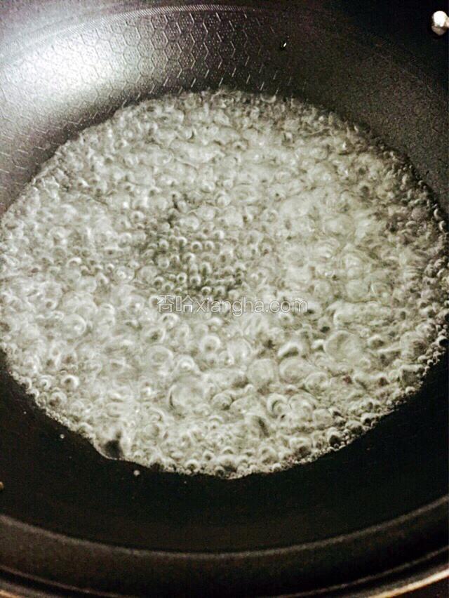 锅里烧开水