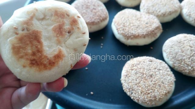 底部出现这个颜色后放入烤箱