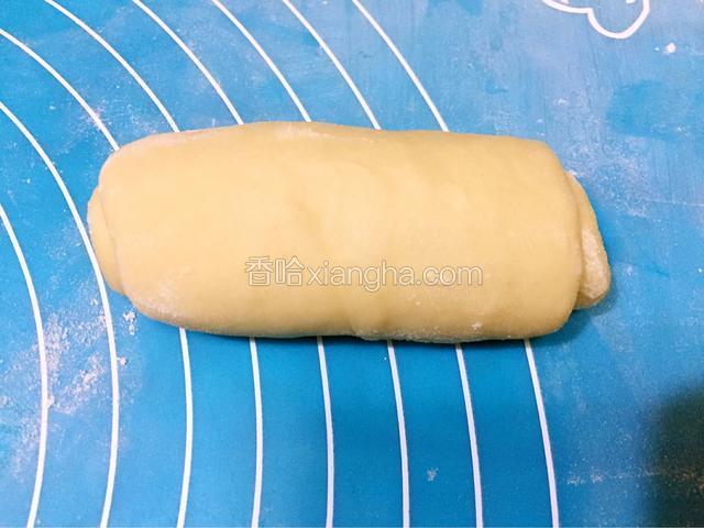 由下往上卷起
