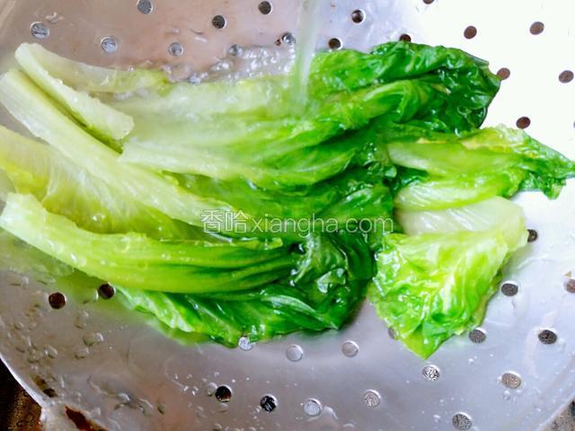 紧接着过凉，并沥干水分