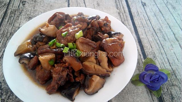 香菇炖鸡腿
