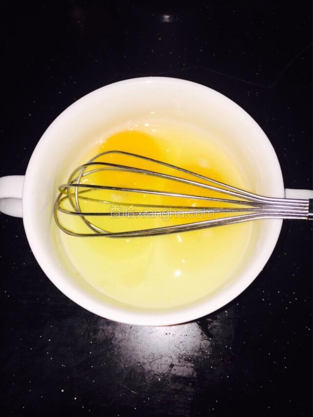 用一个手动打蛋器
