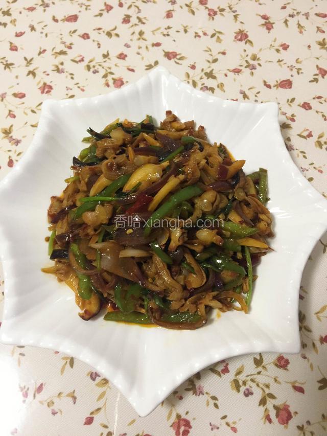 出锅装盘。