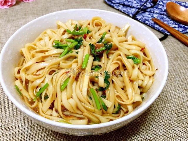 黄豆酱拌面