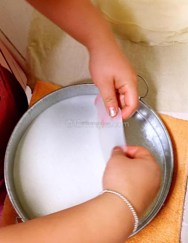 轻轻揭下来
