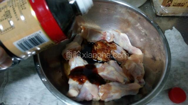 加入蚝油，酱油，姜