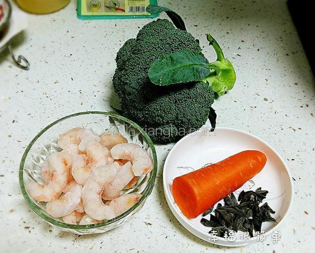 准备好食材。