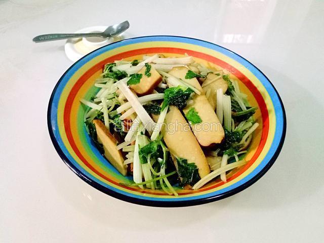 芹菜鸡蛋干