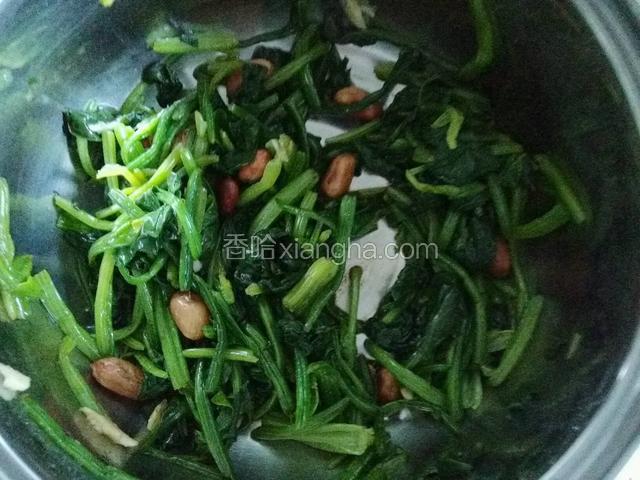 最后加入香油；