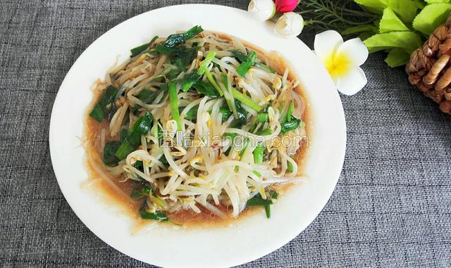 素炒韭菜绿豆芽