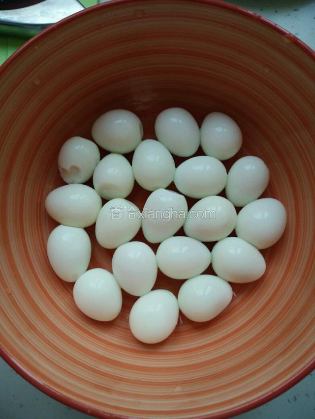 煮熟后扒去皮