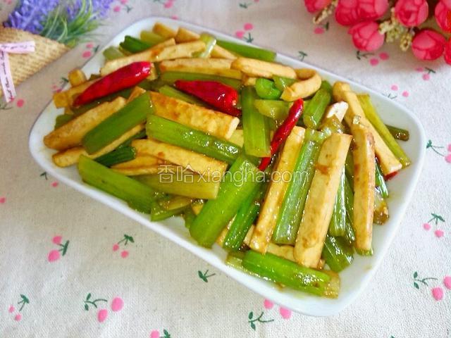 西芹炒豆腐干
