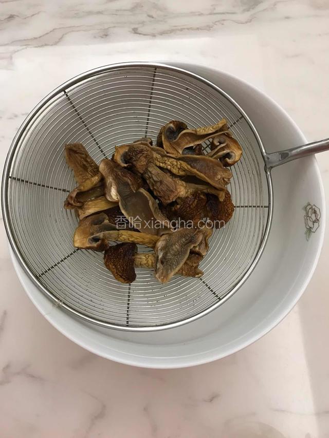 半小时后捞出沥干