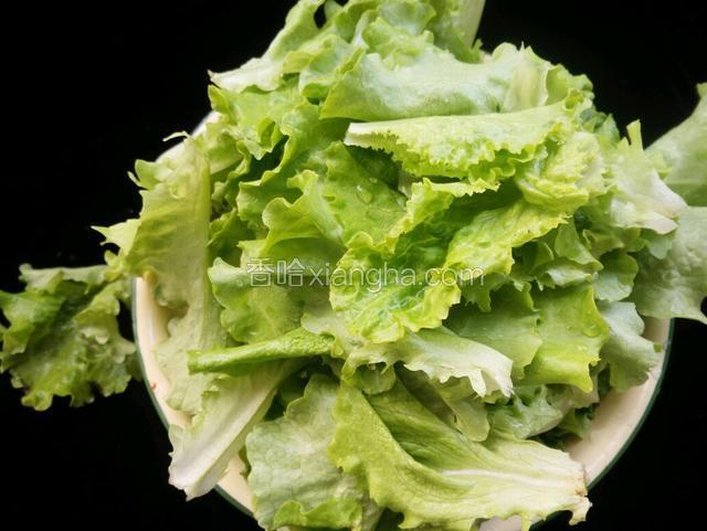 生菜洗净后控水