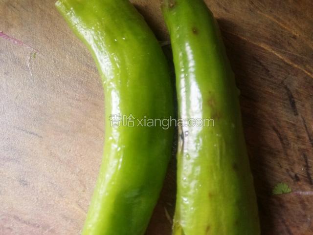 尖椒洗净切丝