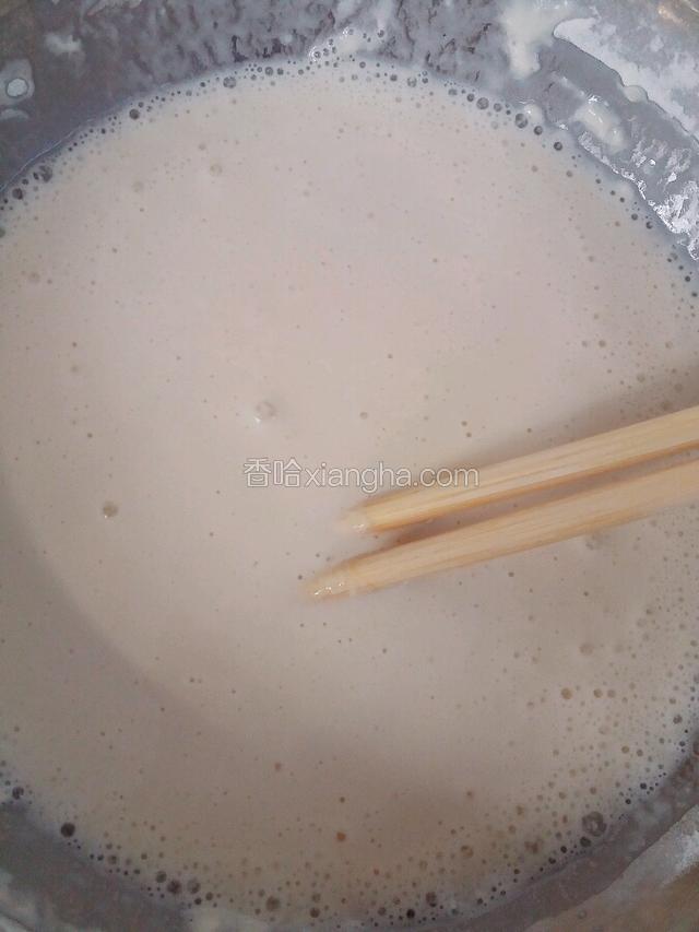 面粉加水打成糊