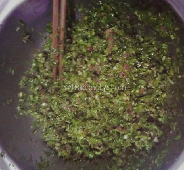 向一个方向搅拌均匀。