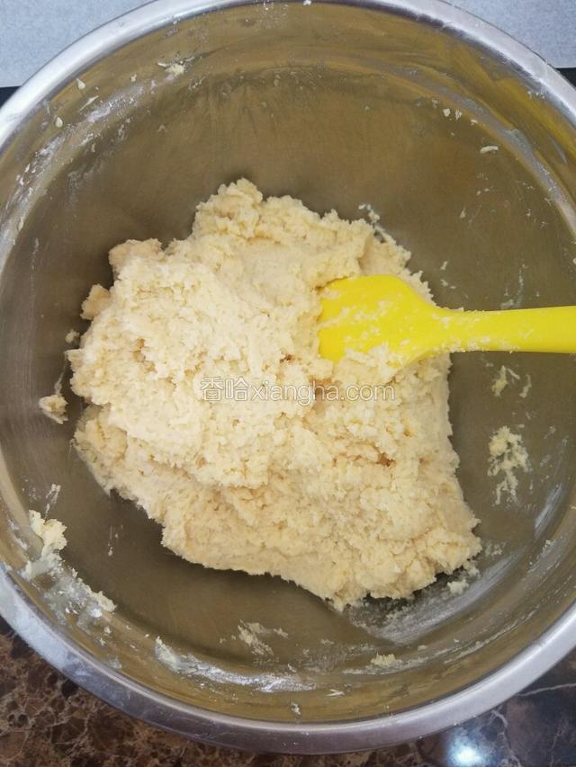 拌匀后的饼干糊，如图。