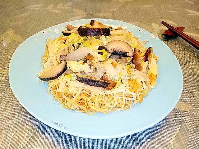 香菇娃娃菜炒银丝面