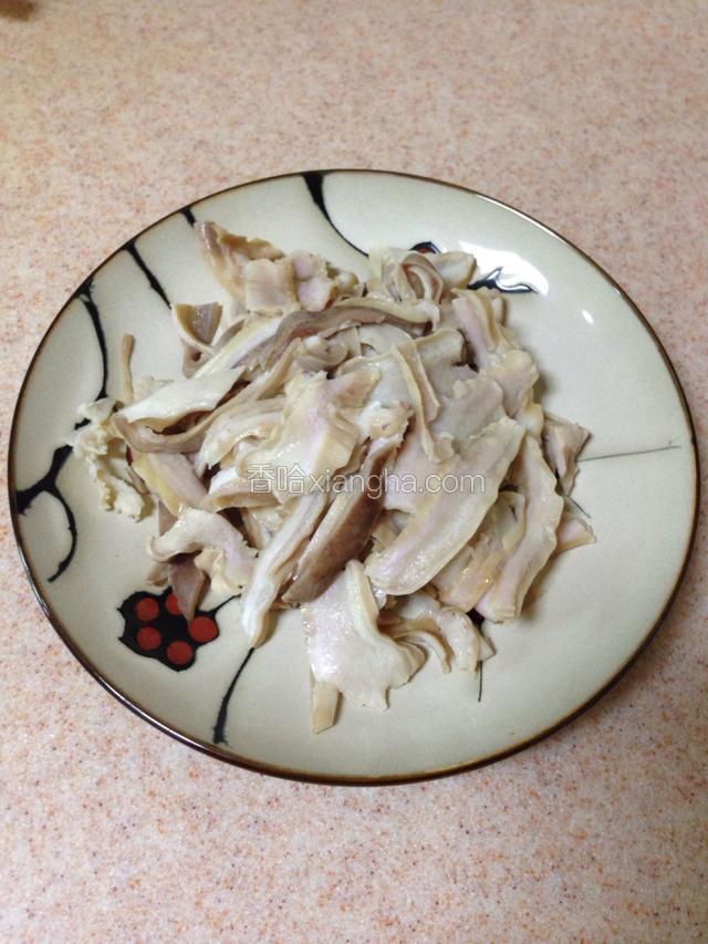 切好的猪肚。