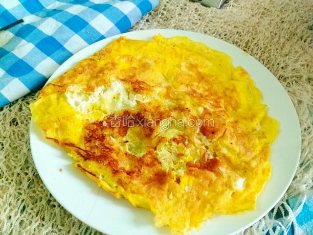 将鸡蛋摊成饼