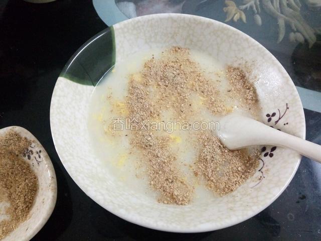 早餐面呼呼加鸡蛋  加入芝麻盐很适合小宝宝吃
简单有营养