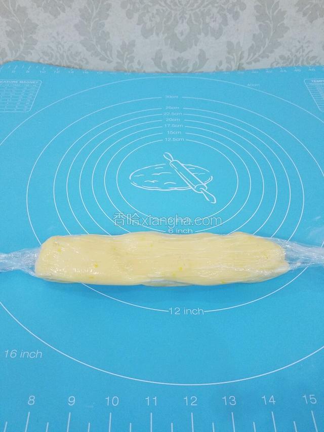 捏成长条状。